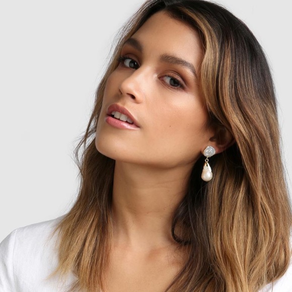 πHPπ Arms of Eve Gold Plated Baroque Pearl Earrings - Picture 2 of 9